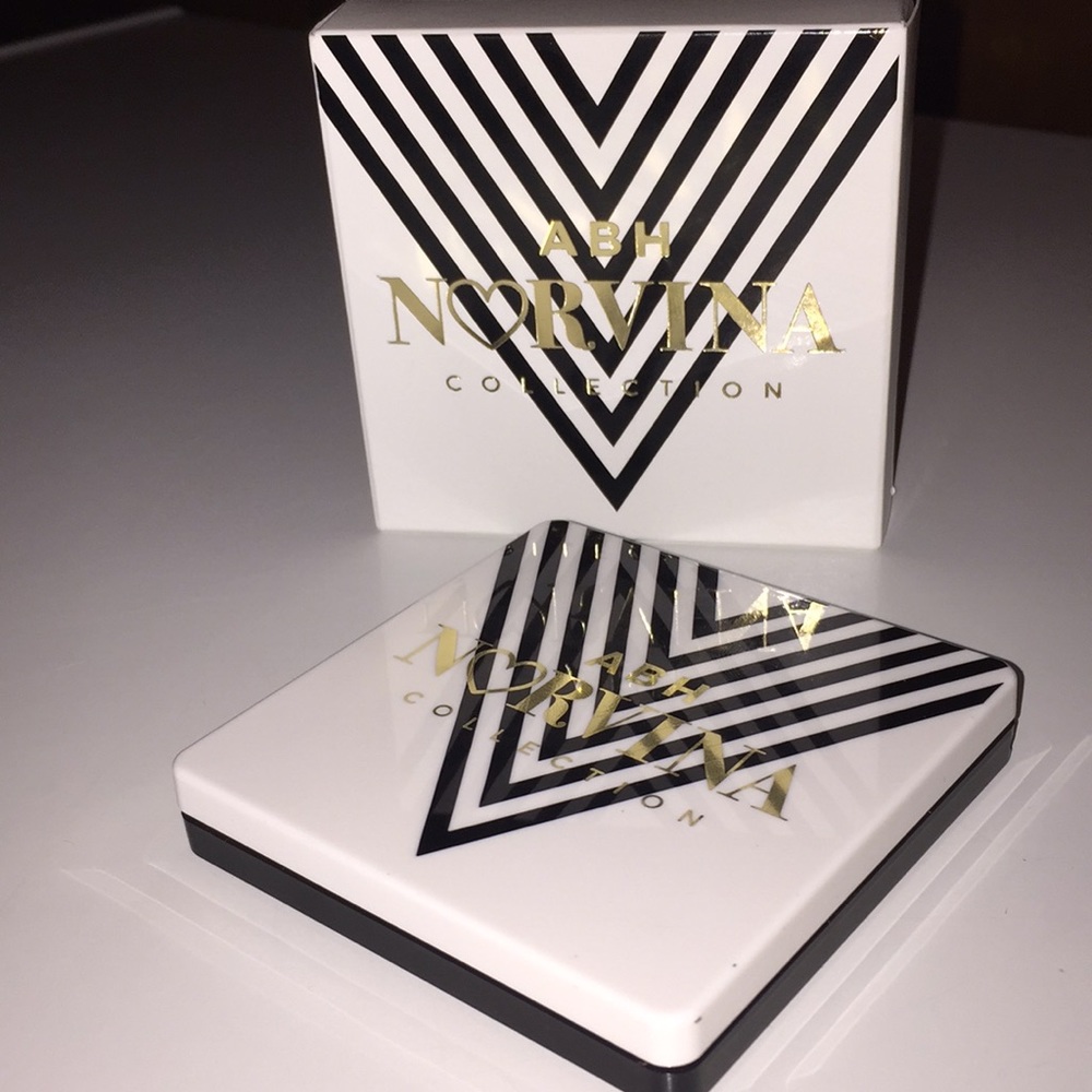 ABH NORVINA MINI PRO PIGMENT VOL 1 PALETTE